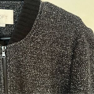 LOFT Women's Large Black and White Bomber jacket zipper Trad Wife City Classic‎